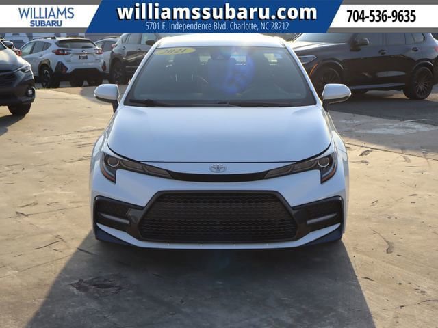 Used 2021 Toyota Corolla SE w/ SE Premium Package FWD image 2