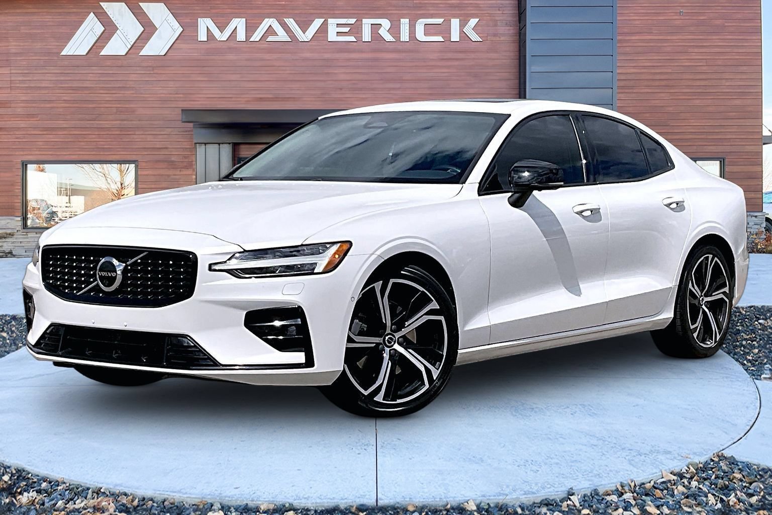 Used 2023 Volvo S60 B5 Plus w/ Climate Package AWD/4WD image 3