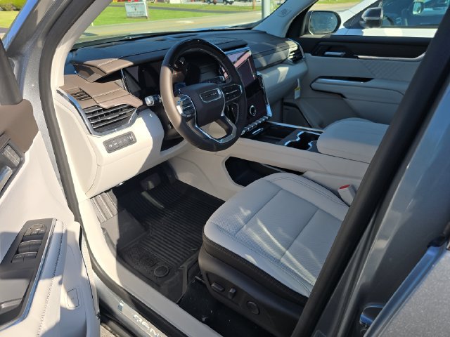 New 2027 GMC Acadia Denali w/ LPO, Floor Liner Package AWD/4WD image 15