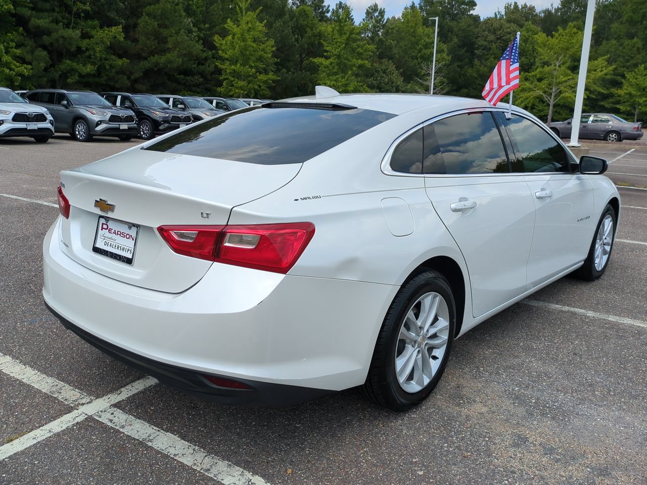 Used 2018 Chevrolet Malibu LT FWD image 4