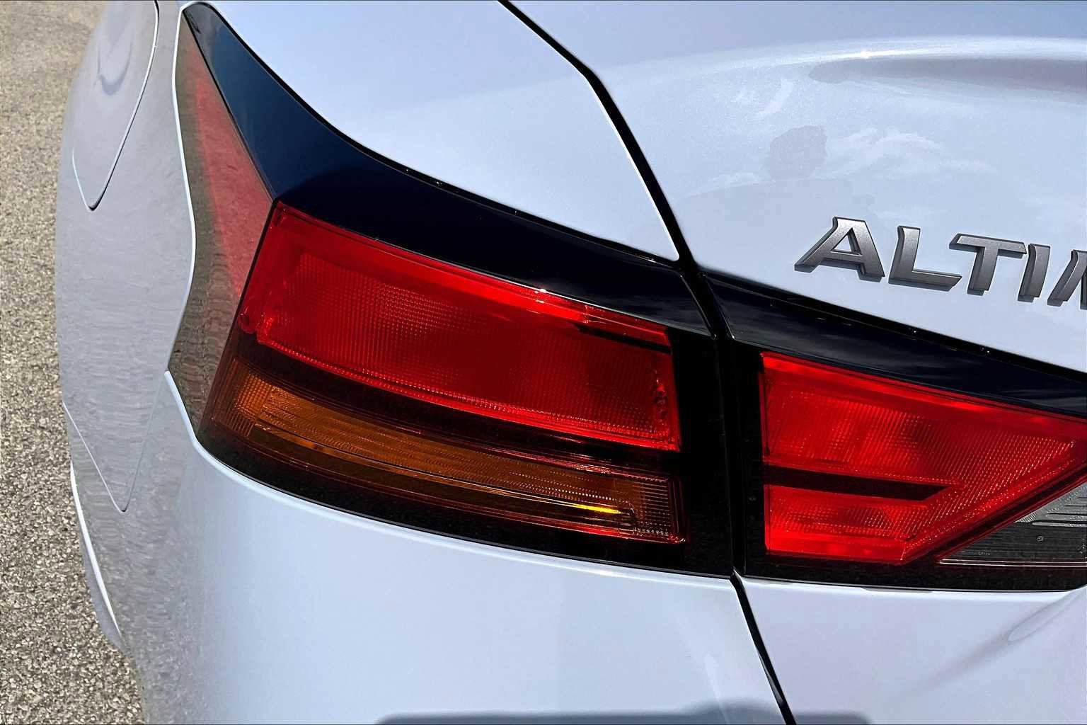 New 2025 Nissan Altima 2.5 SR image 12