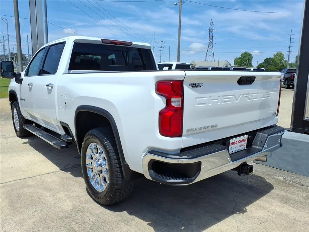 Used 2024 Chevrolet Silverado 2500 LTZ w/ LTZ Premium Package AWD/4WD image 5