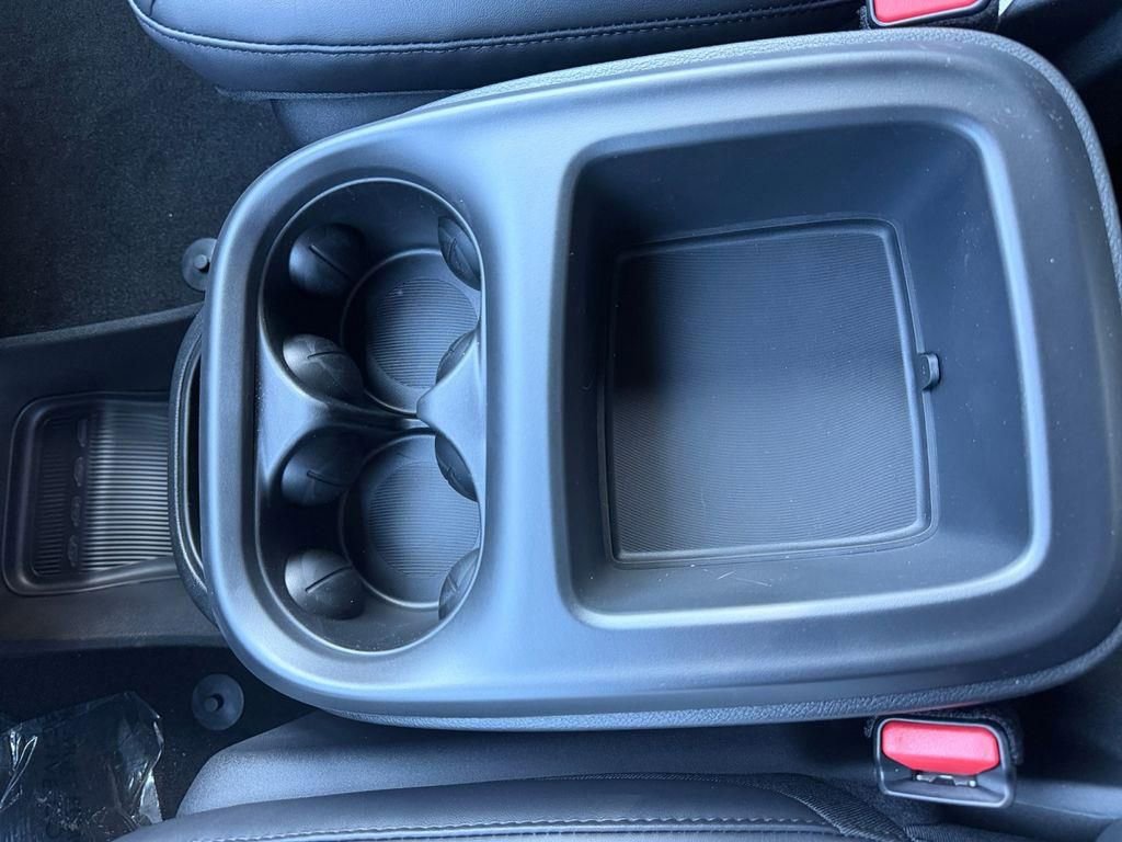 New 2026 Chrysler Voyager LX image 19