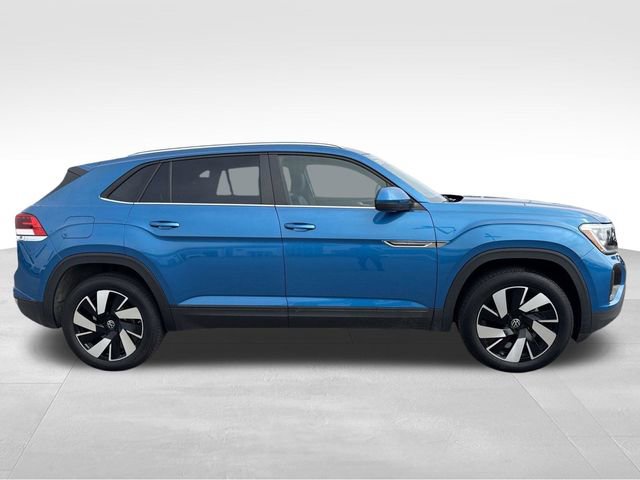 Used 2025 Volkswagen Atlas Cross Sport SE w/ Panoramic Sunroof Package image 9