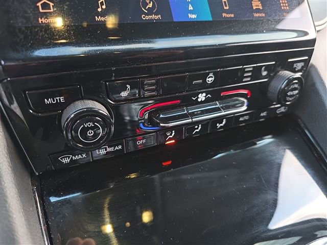 Used 2023 Jeep Grand Cherokee Limited image 21