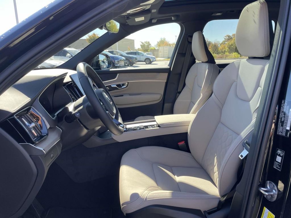 New 2026 Volvo XC90 B6 Core image 9