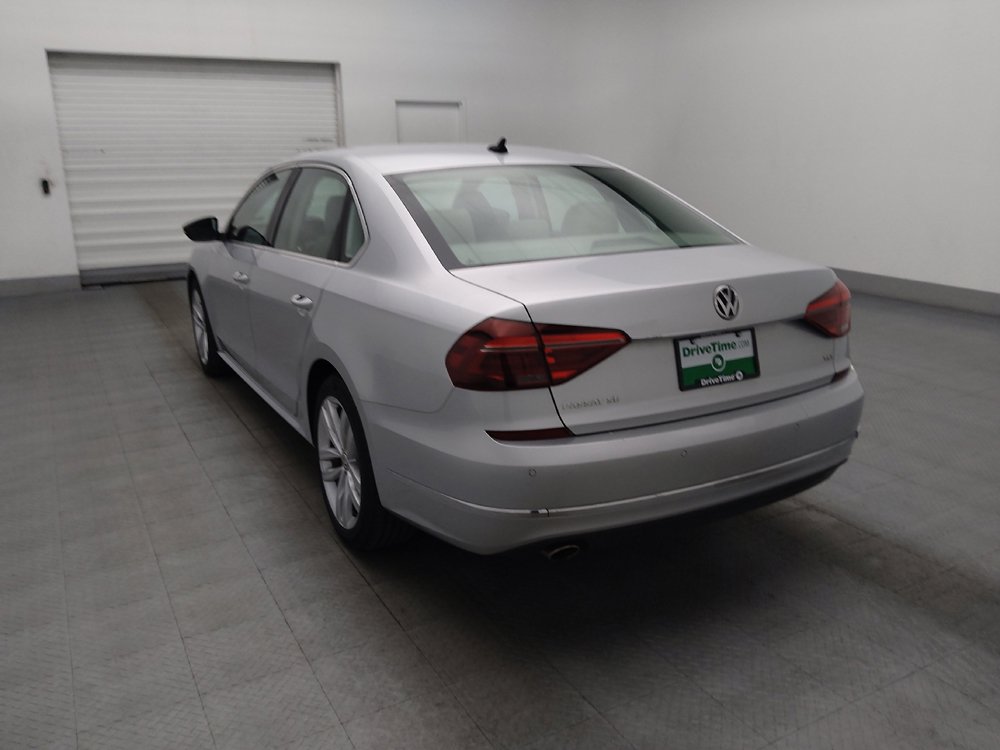 Used 2018 Volkswagen Passat 2.0T SE FWD image 5