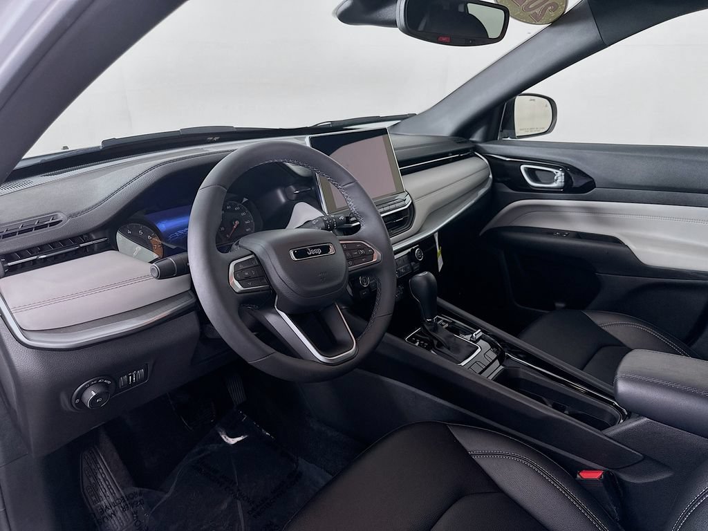 Certified 2025 Jeep Compass Limited AWD/4WD image 16