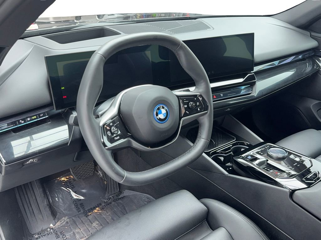 Used 2024 BMW i5 eDrive40i image 14