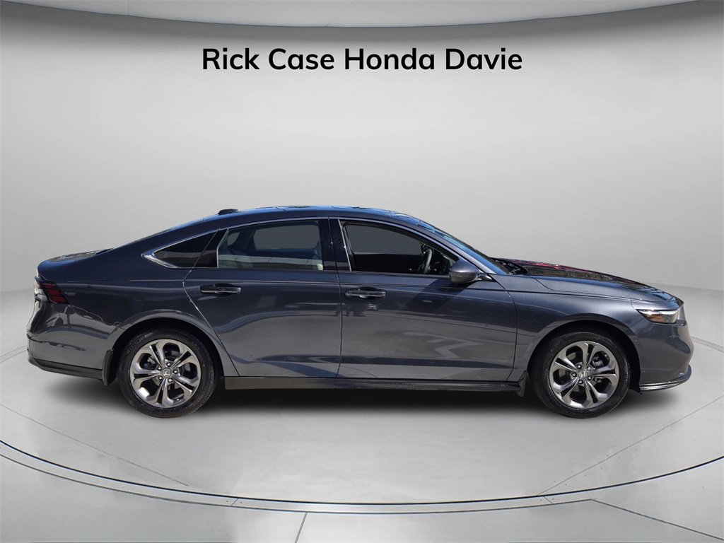 Used 2024 Honda Accord EX image 3