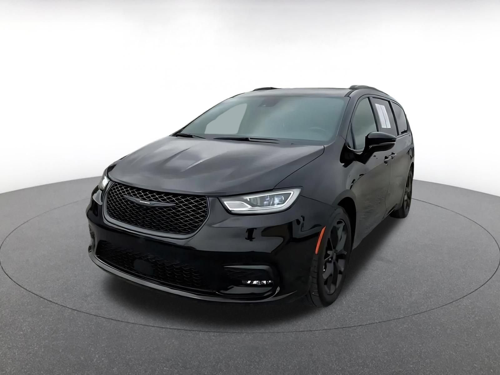 Used 2025 Chrysler Pacifica Limited FWD image 6