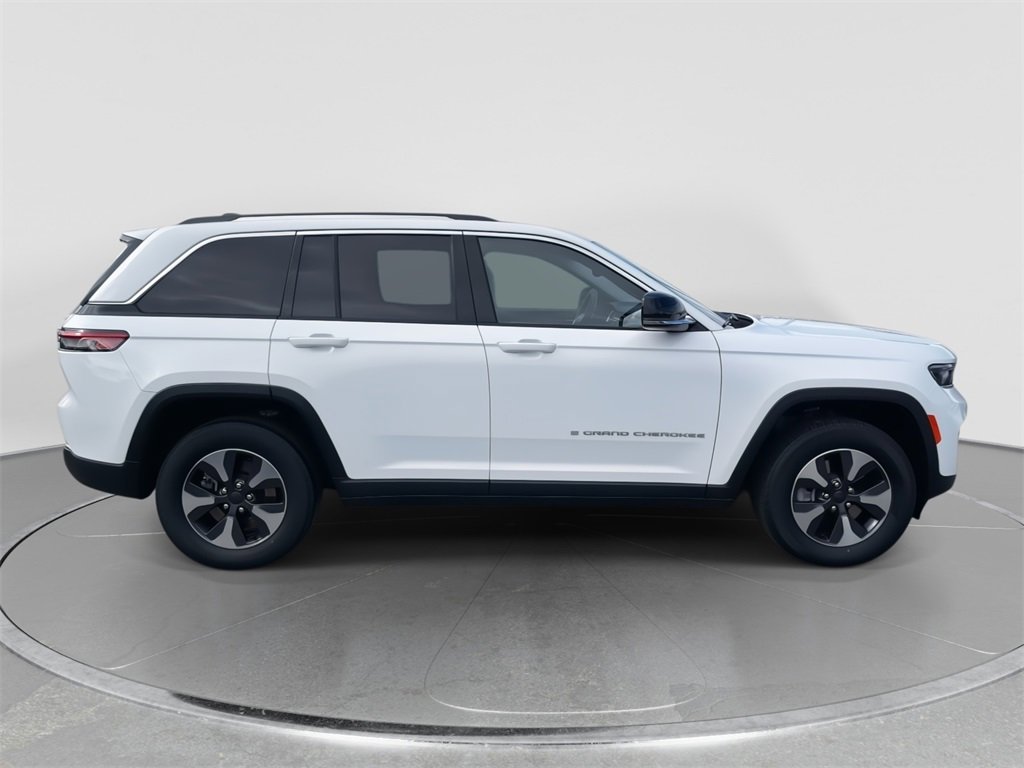 Used 2022 Jeep Grand Cherokee Limited 4xe image 8