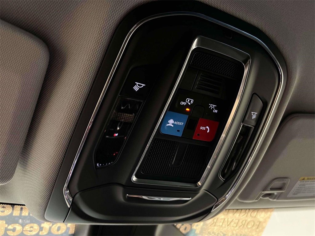 Used 2023 Jeep Grand Cherokee Laredo image 33