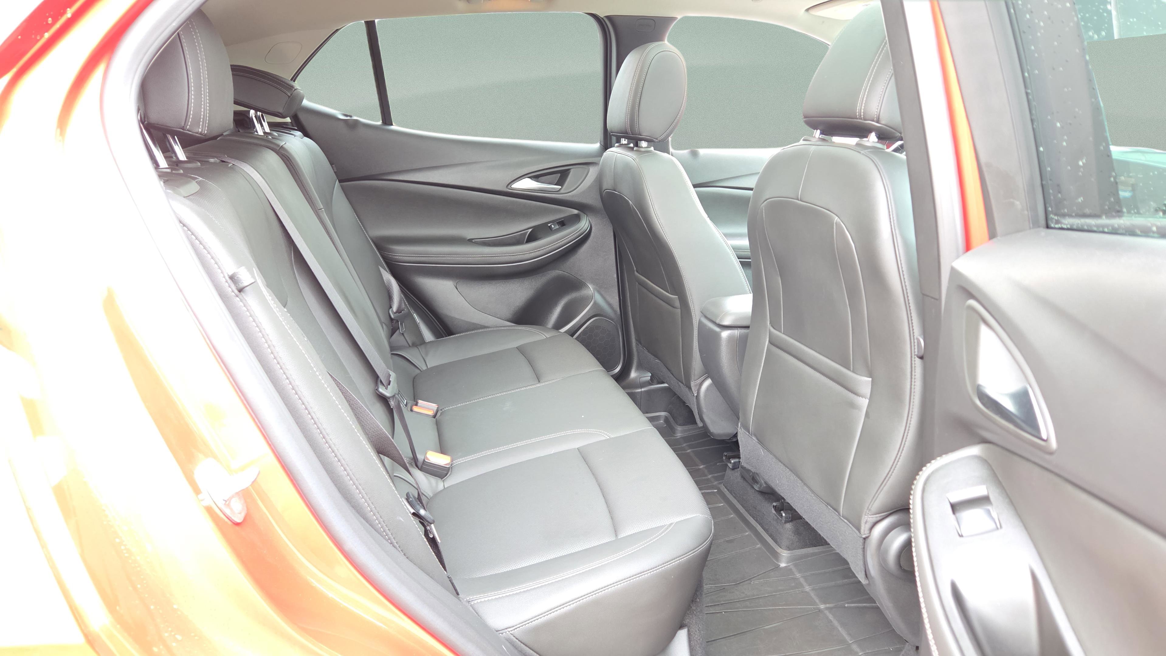 Used 2024 Buick Encore GX Sport Touring w/ Experience Buick Package image 16