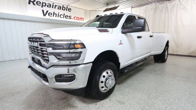 Used 2025 RAM 3500 Tradesman w/ Chrome Appearance Group AWD/4WD image 2