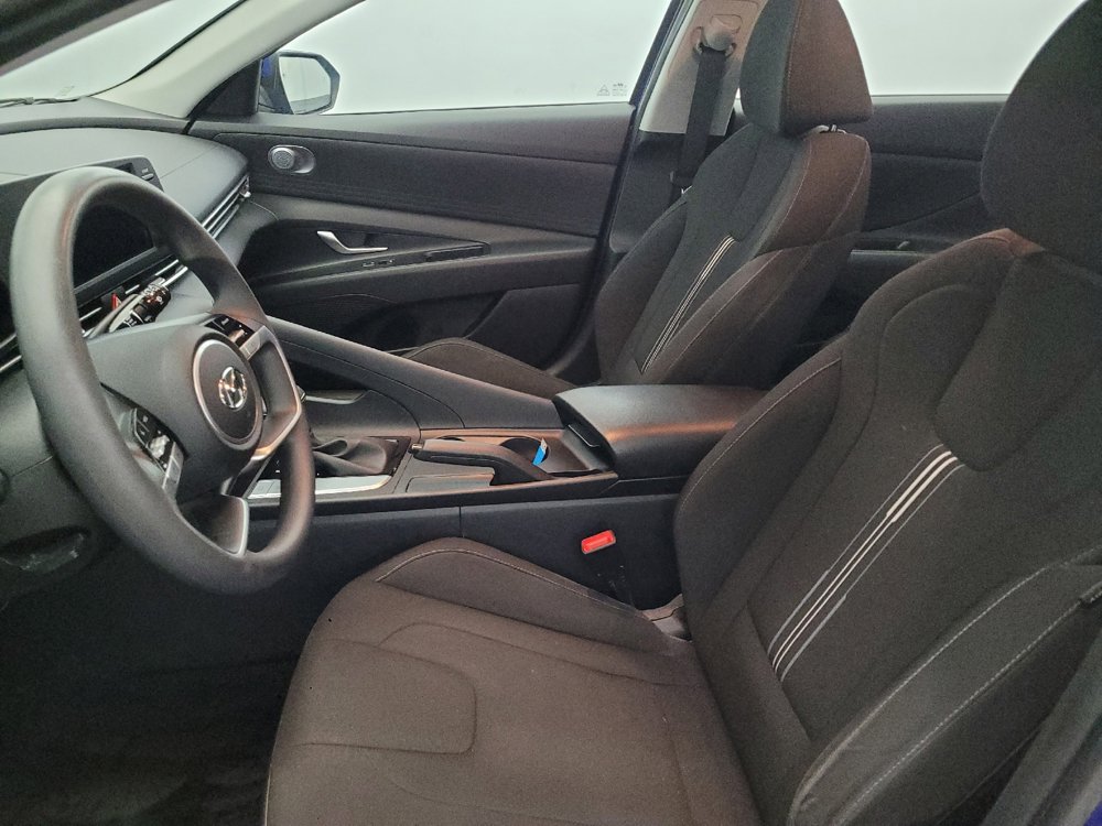 Used 2023 Hyundai Elantra SEL w/ Cargo Package image 17