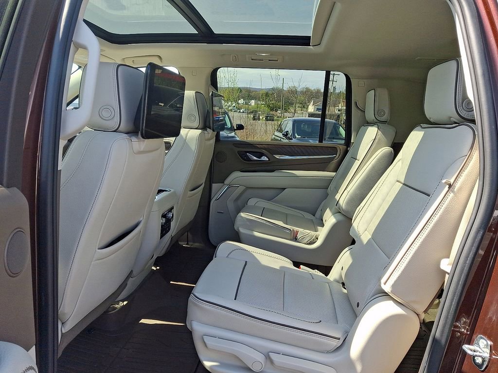 Used 2023 GMC Yukon XL Denali w/ LPO, Floor Liner Package AWD/4WD image 11