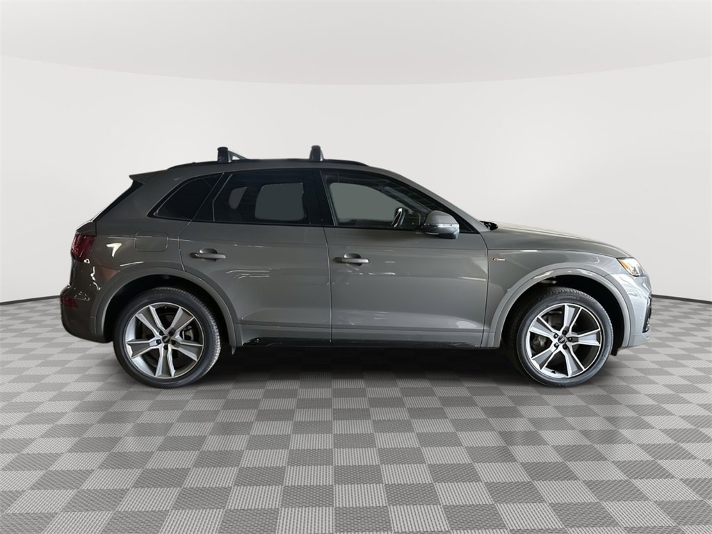 Used 2025 Audi Q5 2.0T Premium w/ Convenience Plus Package image 2