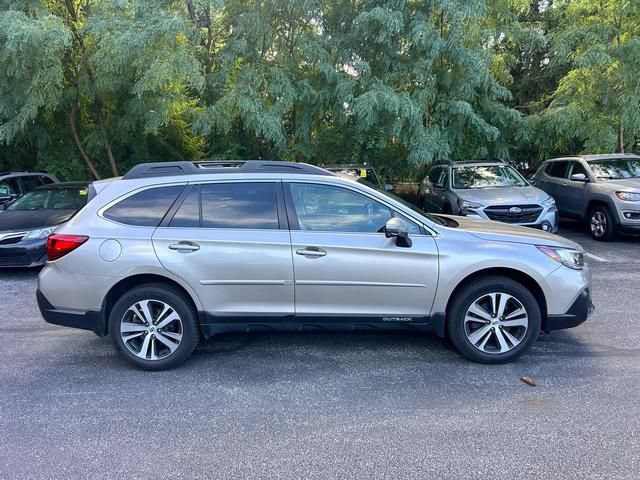Used 2018 Subaru Outback 2.5i Limited AWD/4WD image 2