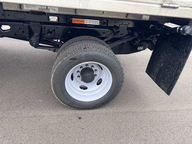 New 2025 Ford F550 4x4 Regular Cab Super Duty image 9