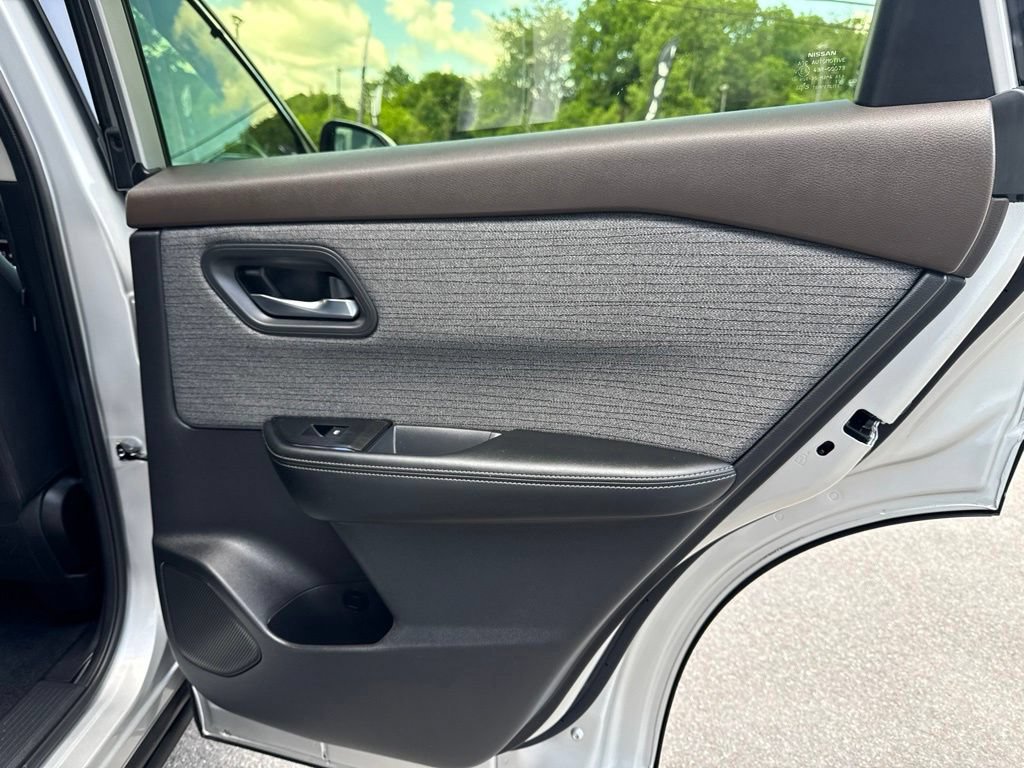 Used 2023 Nissan Rogue SV AWD/4WD image 27