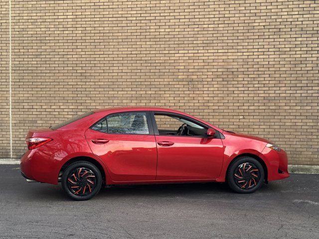 Used 2018 Toyota Corolla LE FWD image 4