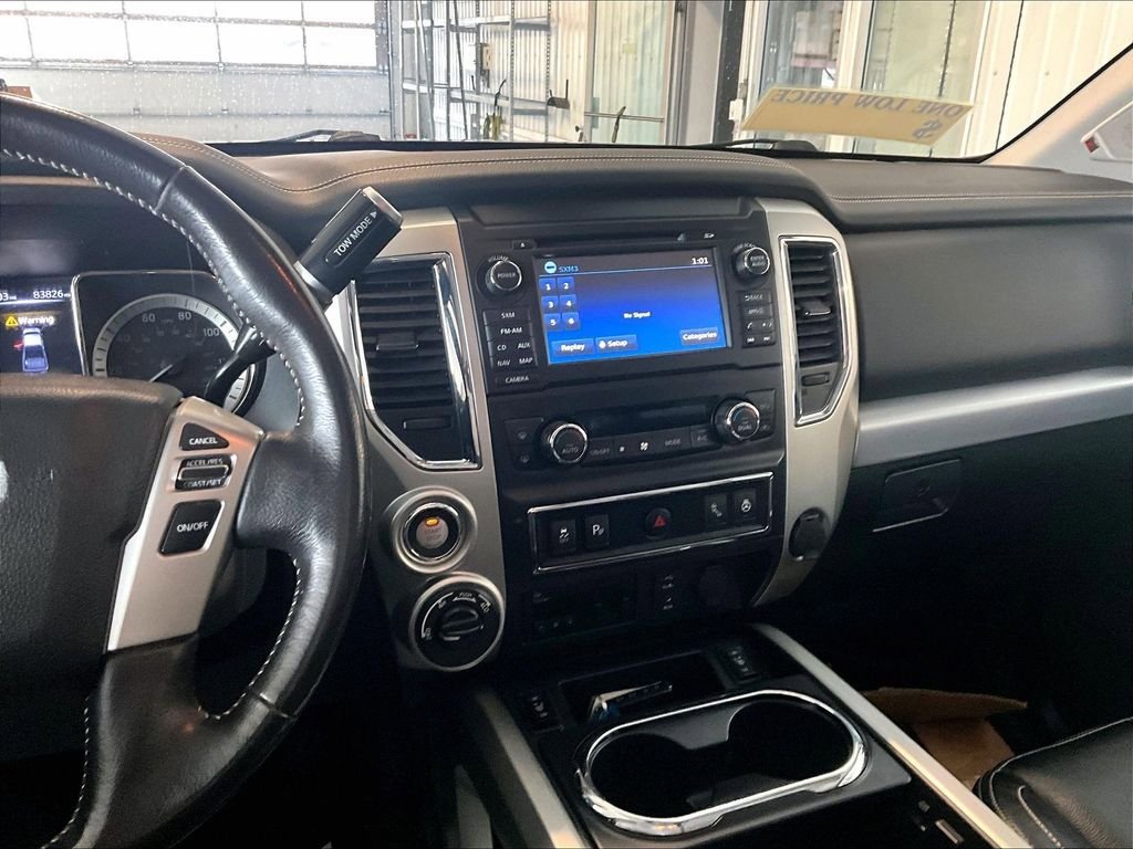Used 2018 Nissan Titan PRO-4X w/ Pro-4x Convenience Package AWD/4WD image 18