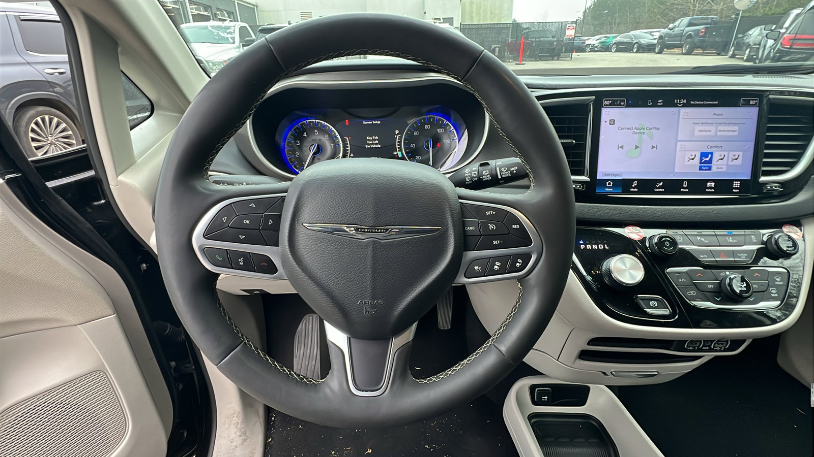 Used 2024 Chrysler Pacifica Touring-L image 25