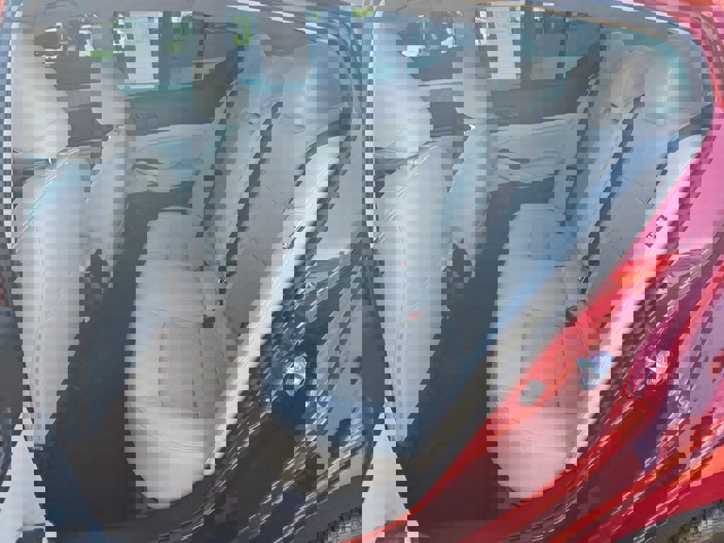 Used 2024 Nissan Altima 2.5 SV image 9