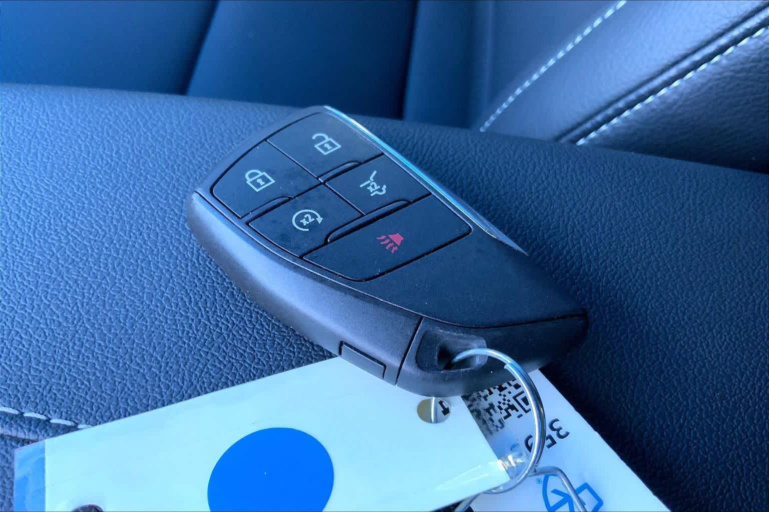 Used 2025 Chevrolet Traverse LT FWD image 15