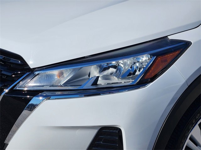 Used 2022 Nissan Kicks S image 9