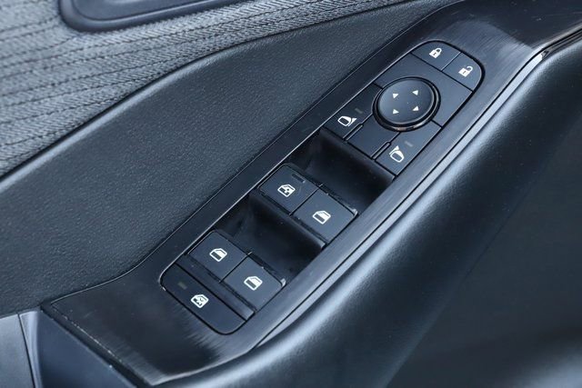 Used 2023 Nissan Rogue S image 16