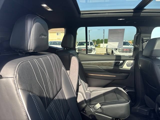 Used 2026 Buick Enclave Avenir w/ Super Cruise Package AWD/4WD image 41