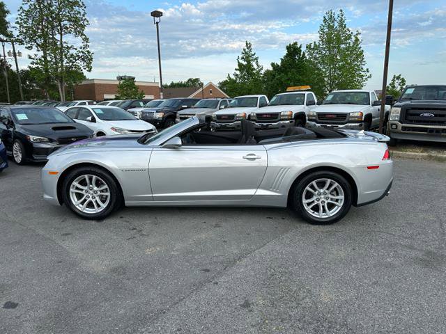 Used 2015 Chevrolet Camaro LT RWD image 8