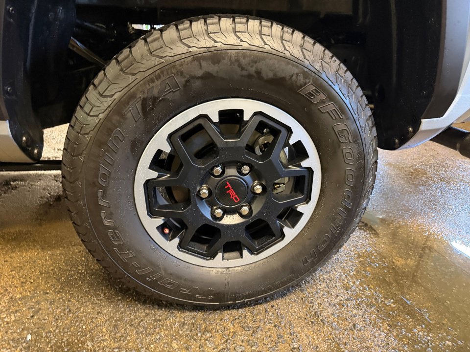 Used 2024 Toyota Tacoma TRD Off-Road image 26