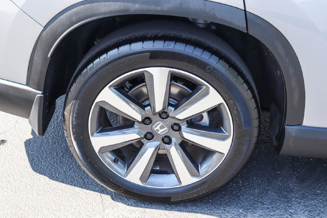 Certified 2025 Honda Pilot Touring image 8