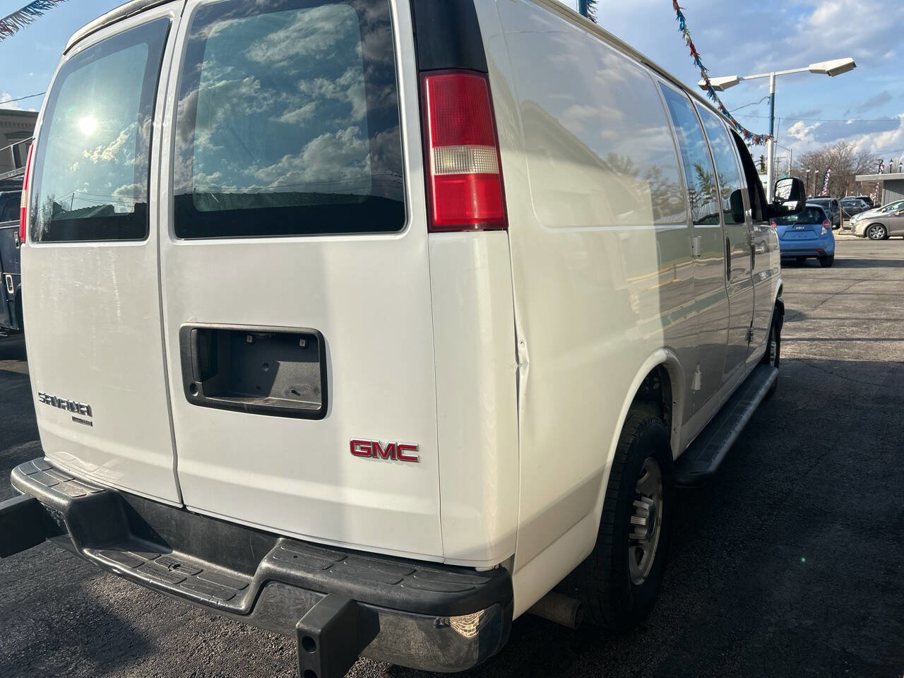Used 2015 GMC Savana 2500 RWD image 4