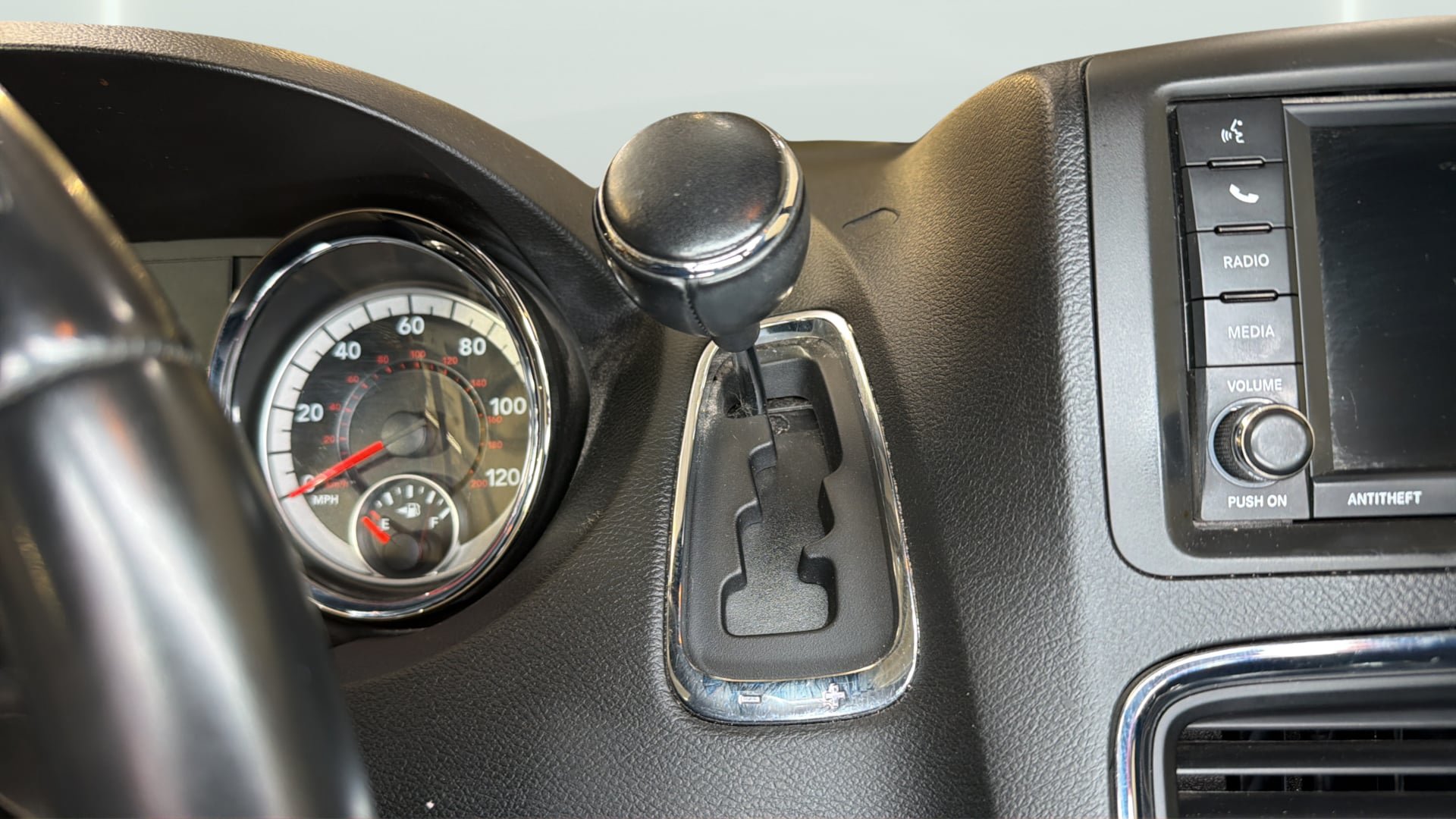Used 2018 Dodge Grand Caravan SE FWD image 23