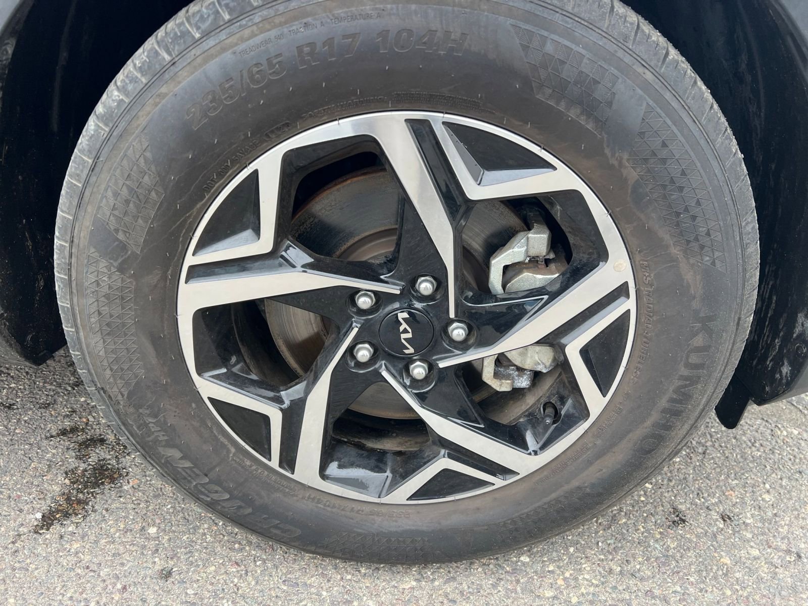 Used 2025 Kia Sportage LX FWD image 28