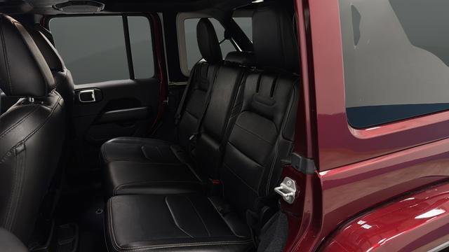 Used 2022 Jeep Wrangler Unlimited Sahara w/ Cold Weather Group image 32