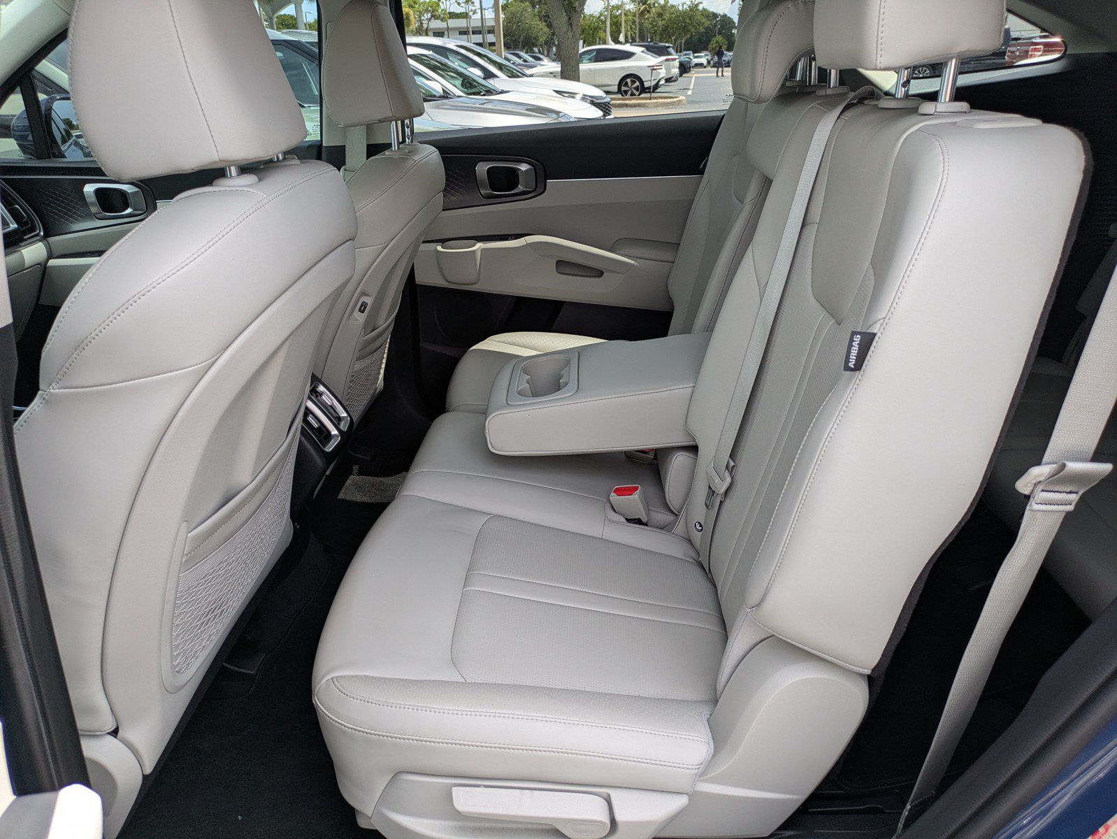 Certified 2024 Kia Sorento S w/ Panoramic Sunroof Package FWD image 11