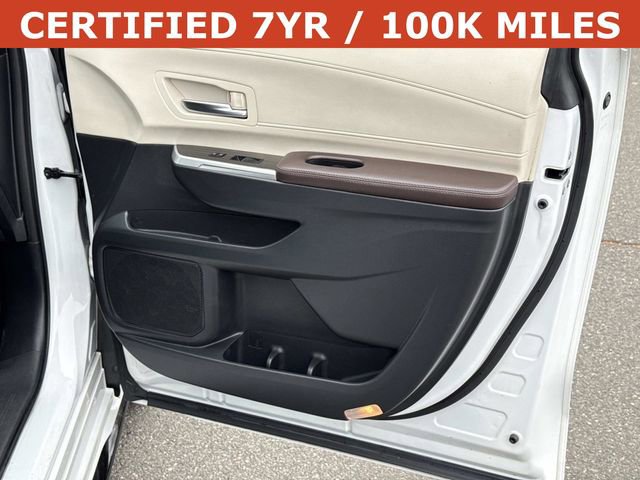 Used 2022 Toyota Sienna Platinum AWD/4WD image 8