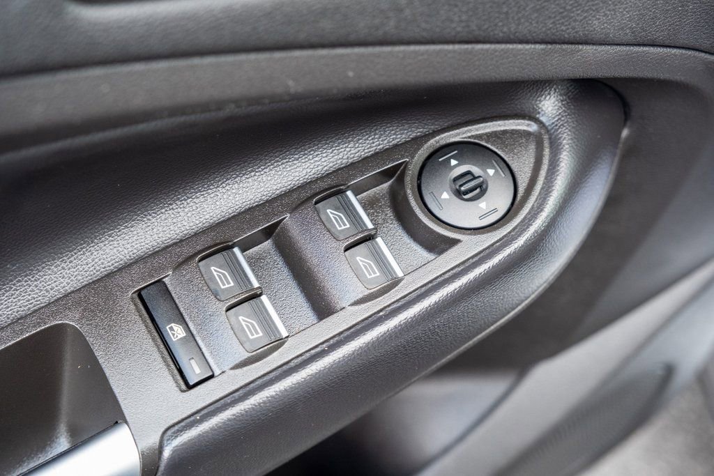 Used 2019 Ford Escape SE image 25