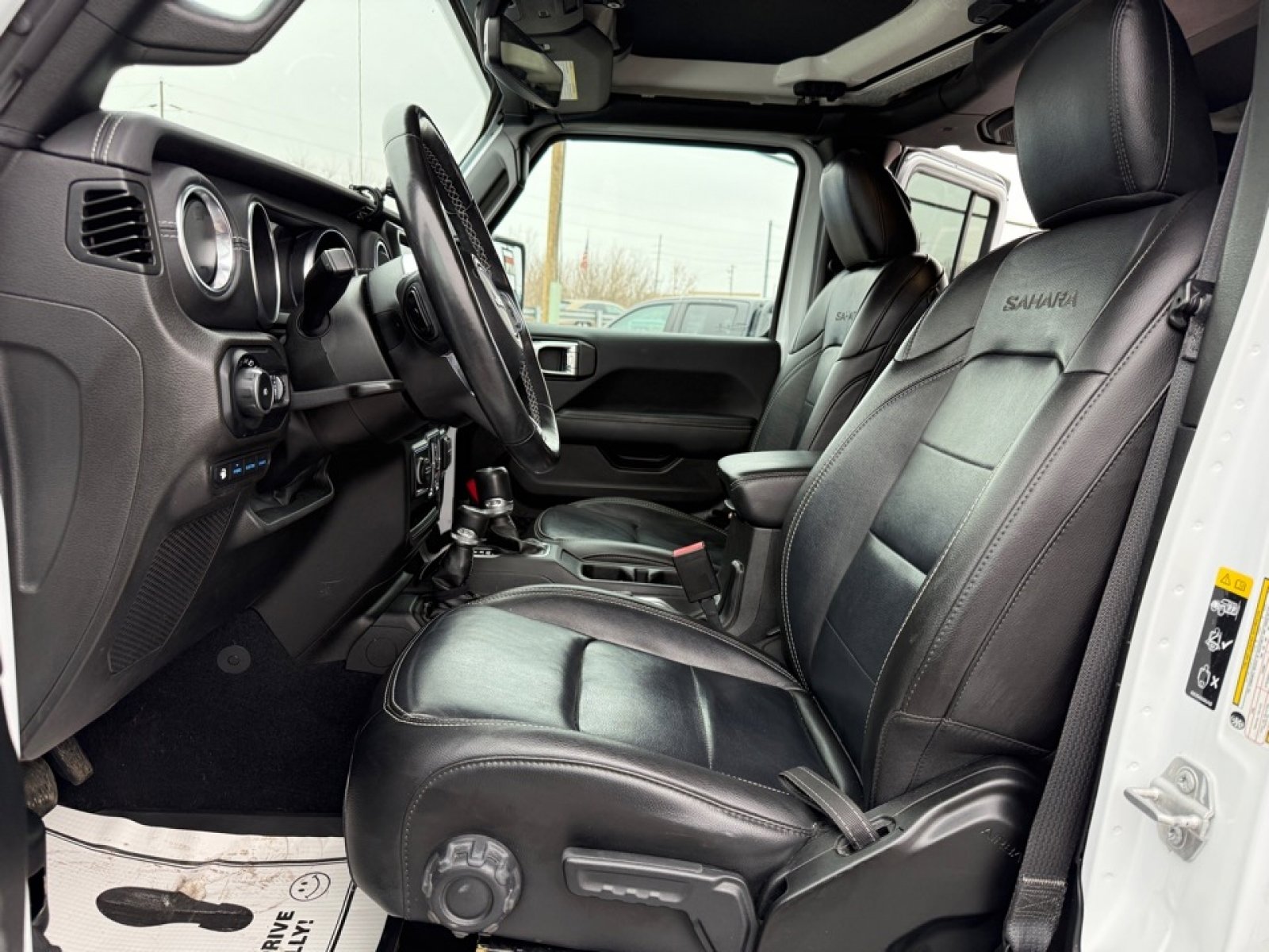 Used 2022 Jeep Wrangler Unlimited Sahara w/ Cold Weather Group image 27