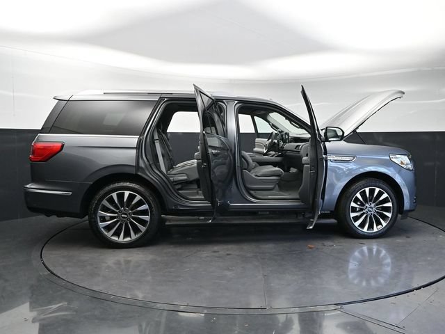 Used 2021 Lincoln Navigator Reserve w/ Luxury Package RWD image 33