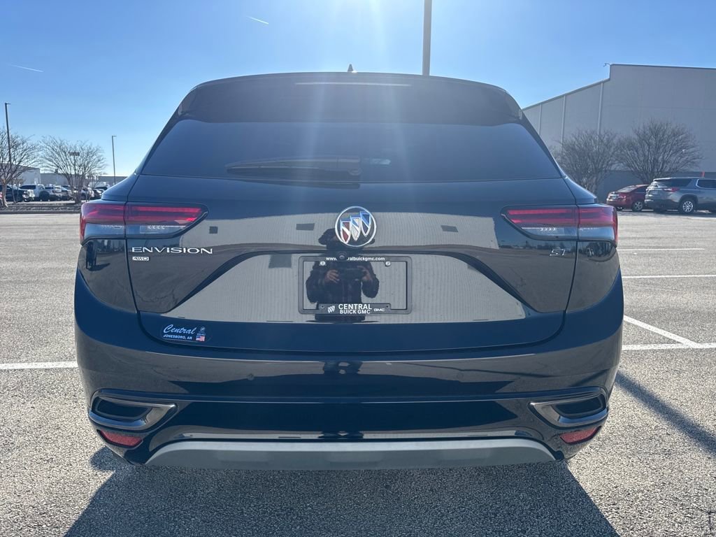 Used 2023 Buick Envision Essence w/ Sport Touring Package image 5
