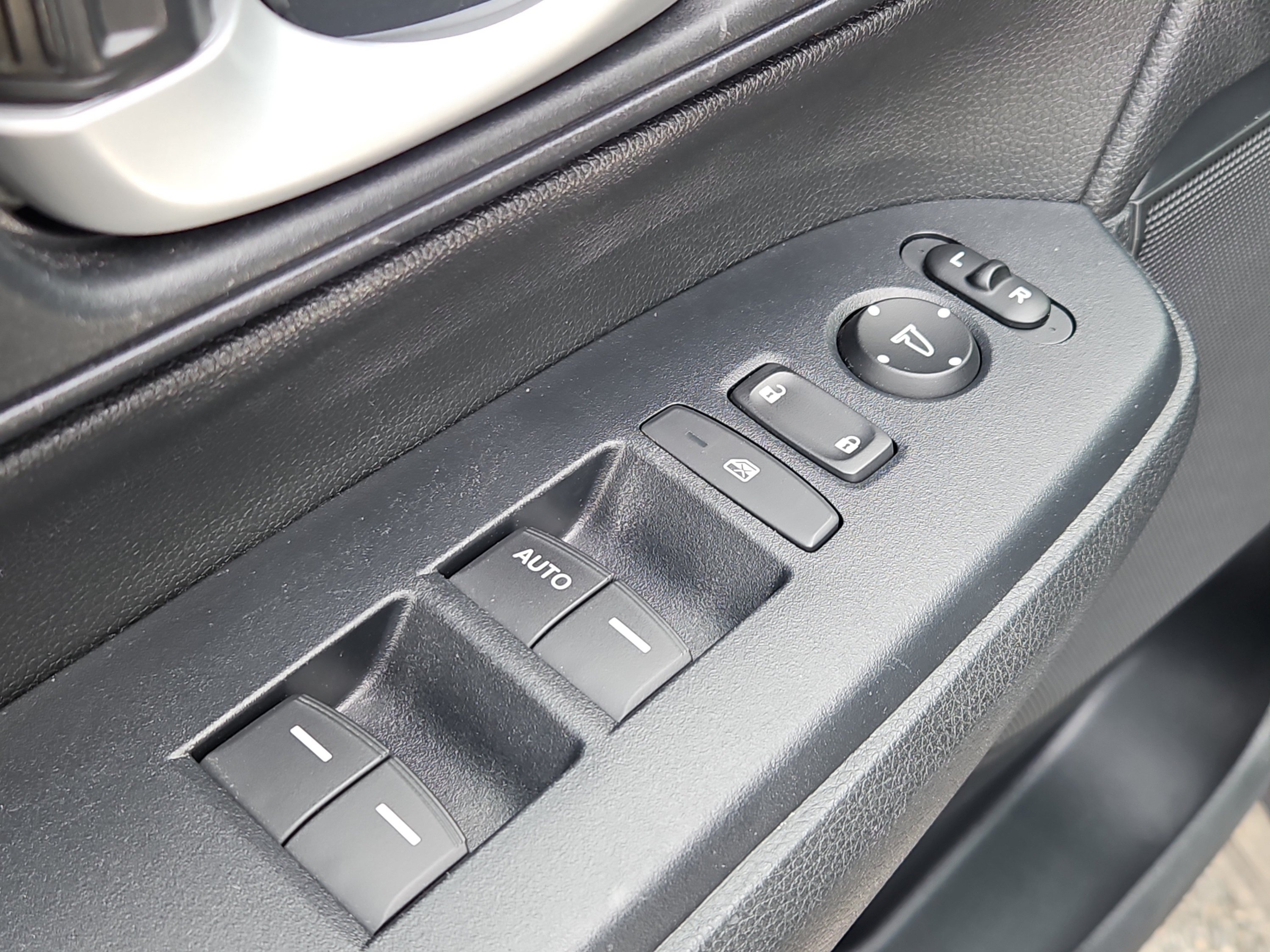 Certified 2018 Honda CR-V LX image 13