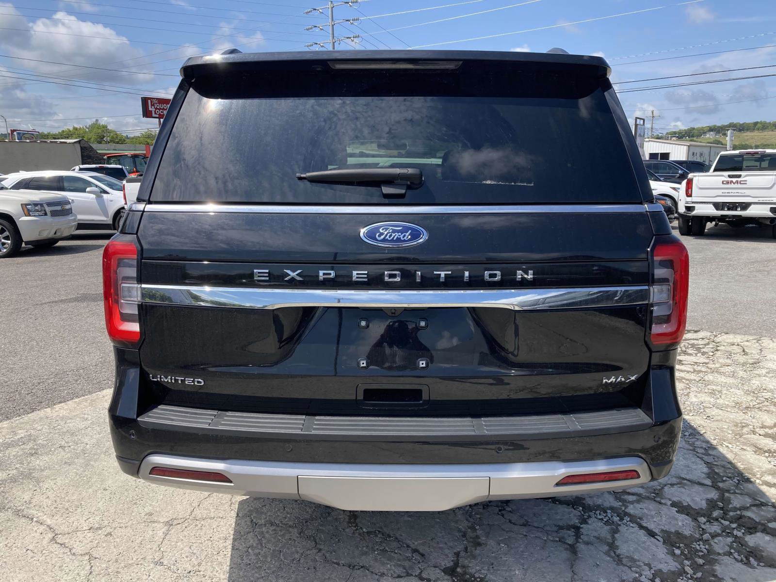 Used 2024 Ford Expedition Max Limited image 3