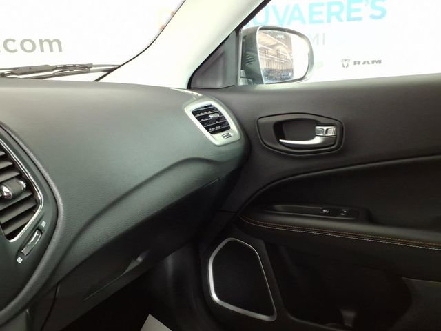 Used 2018 Jeep Compass Latitude w/ Popular Equipment Group AWD/4WD image 25