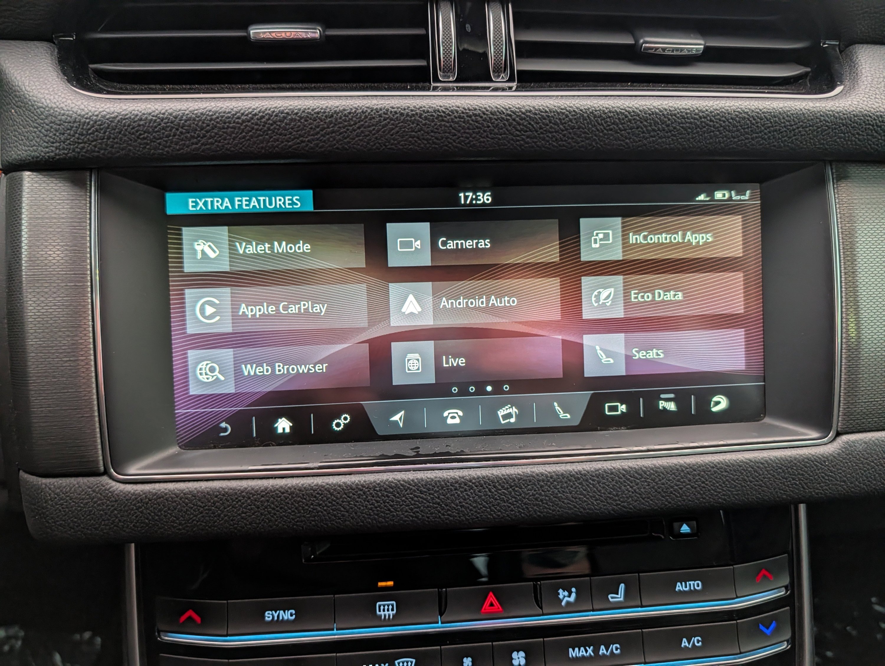 Used 2018 Jaguar XF S RWD image 56